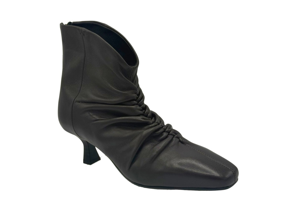 Donna Carolina - 145011 (Dark Brown)