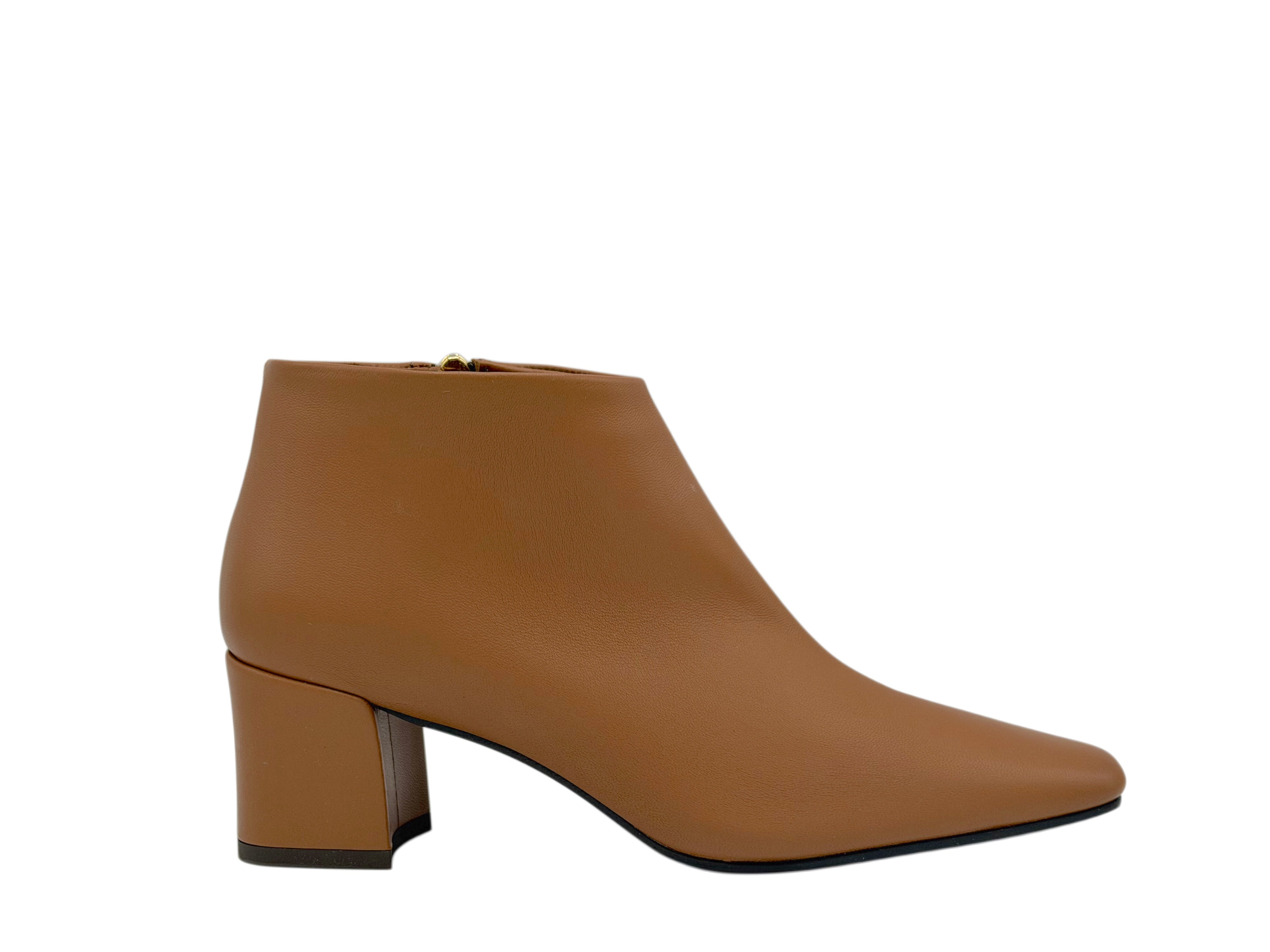 The Seller - PR008 (Camel)